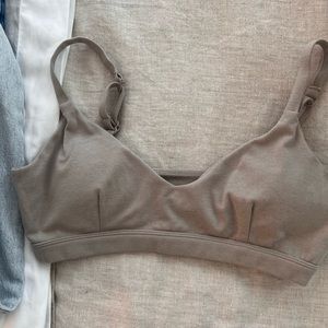 Vitality v neck bra medium, like new!
